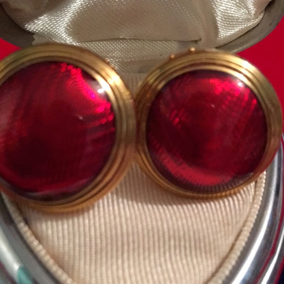 Vintage 1980s Edgar Berebi Gold finish earrings red enamel - Picture 6 of 10